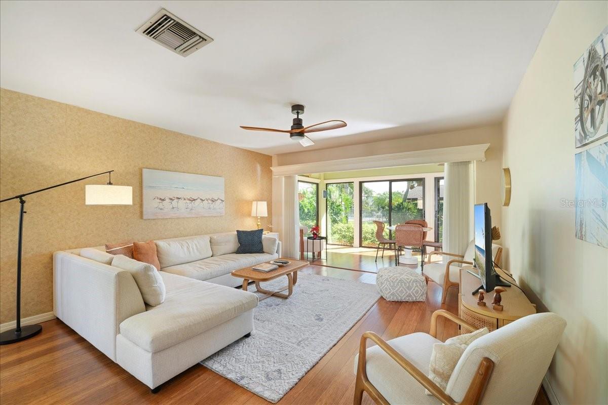 SCHOONER BAY - Residential