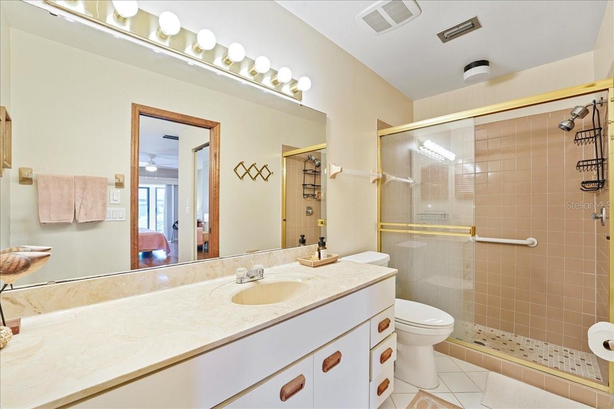 SCHOONER BAY - Residential