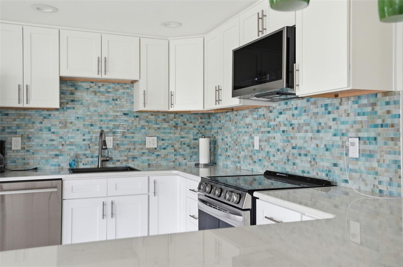 HUDSON BEACH ESTATES - Residential