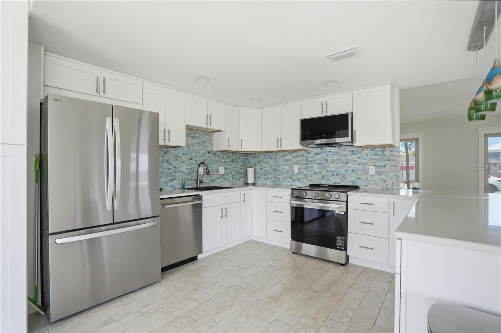 HUDSON BEACH ESTATES - Residential