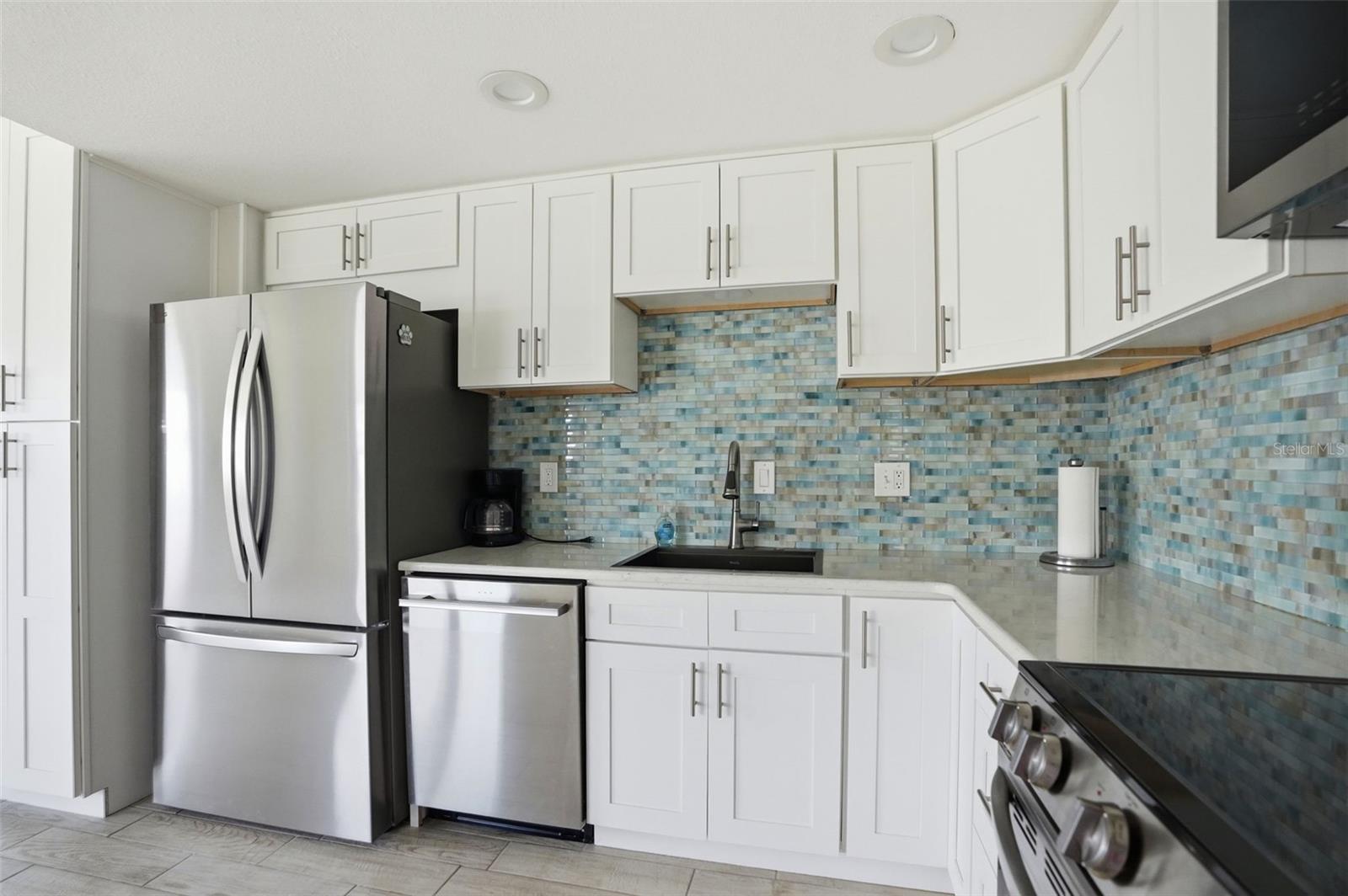 HUDSON BEACH ESTATES - Residential