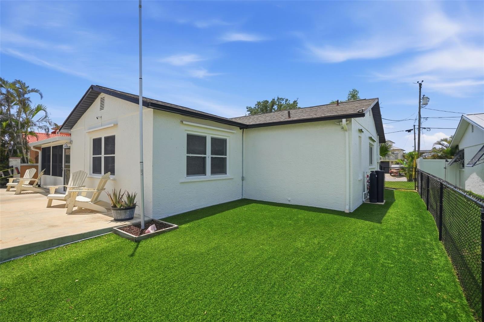 HUDSON BEACH ESTATES - Residential