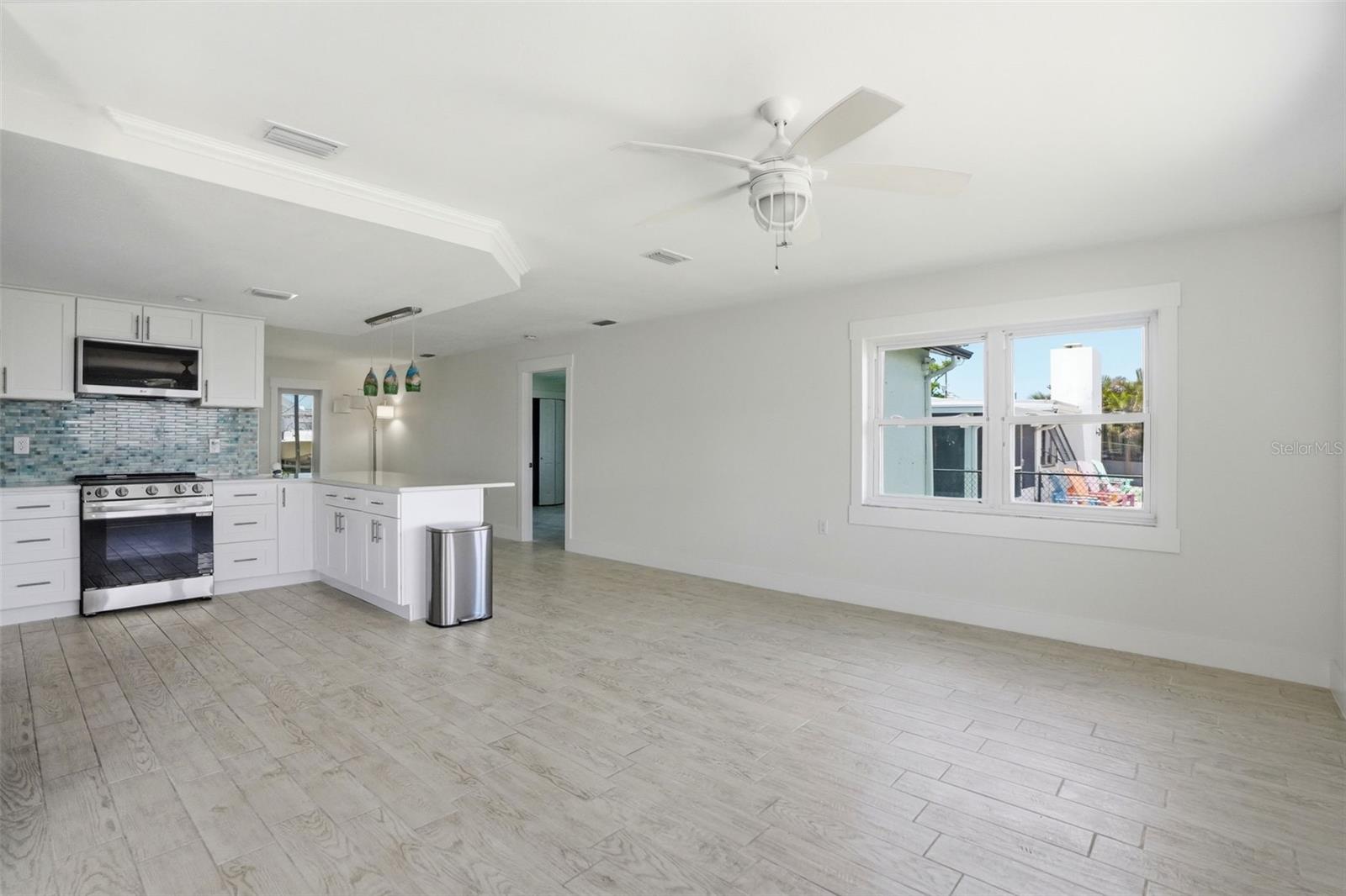 HUDSON BEACH ESTATES - Residential