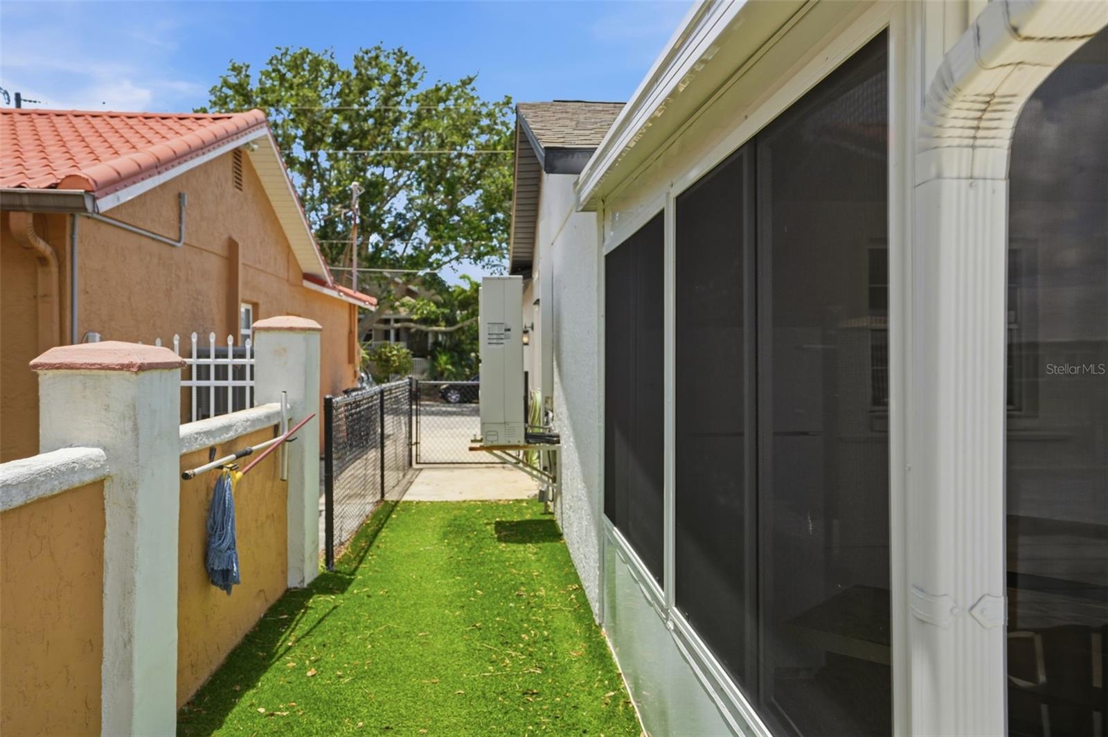 HUDSON BEACH ESTATES - Residential