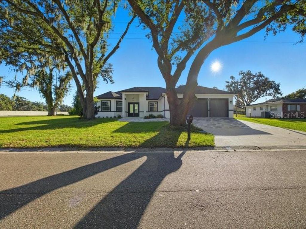 Photo of 2302 Allen Drive, Plant City, FL 33563 (MLS # TB8438246)