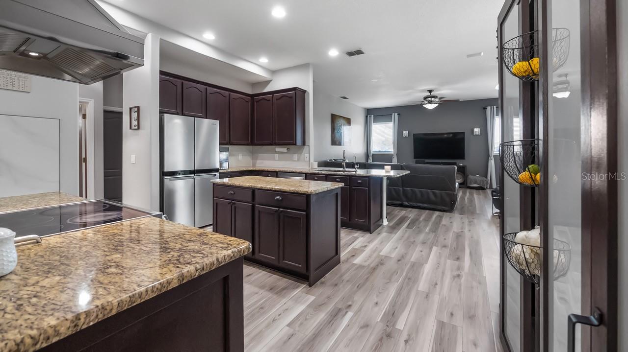 LAKES & SPGS SUB - Residential