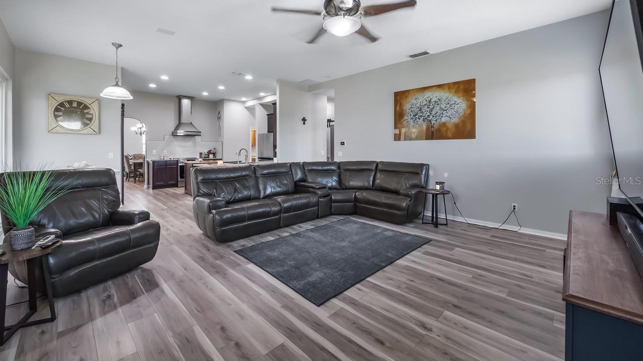 LAKES & SPGS SUB - Residential