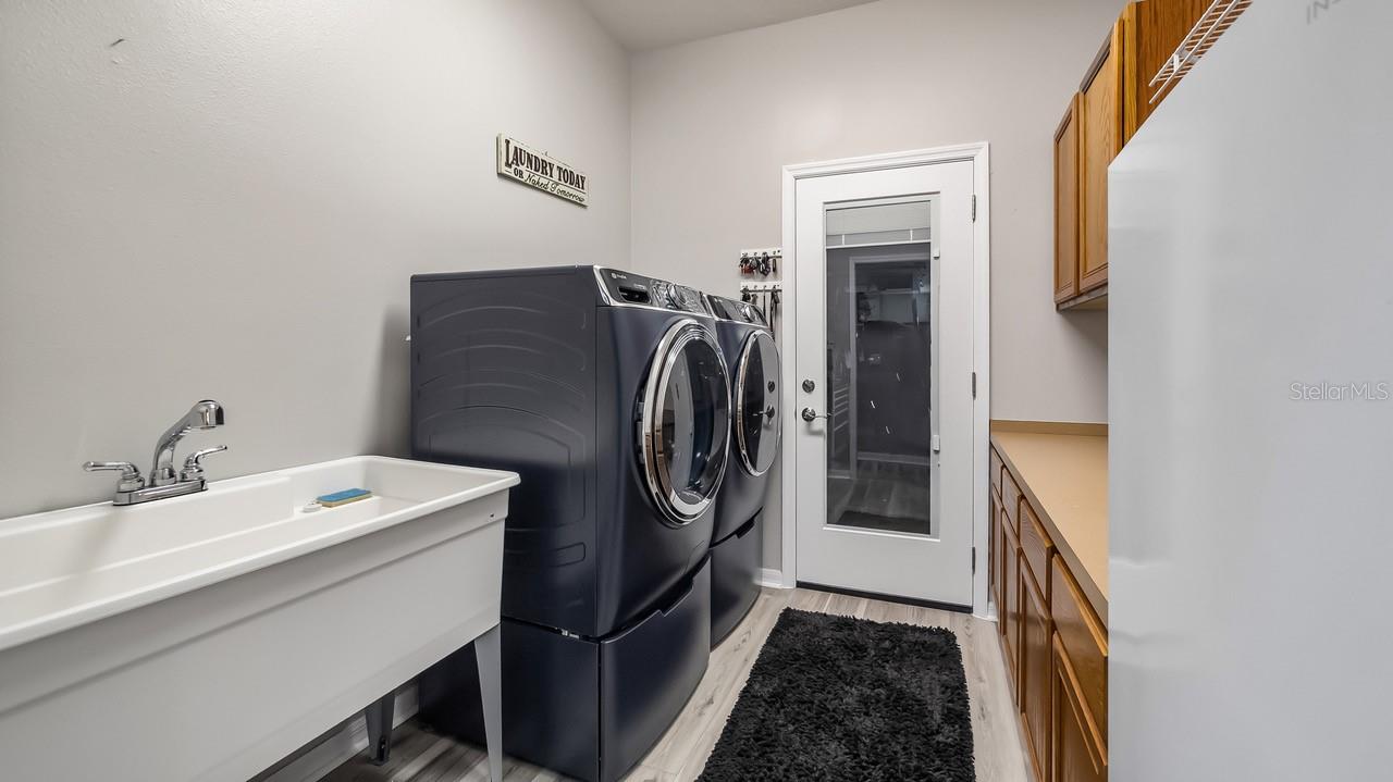 LAKES & SPGS SUB - Residential