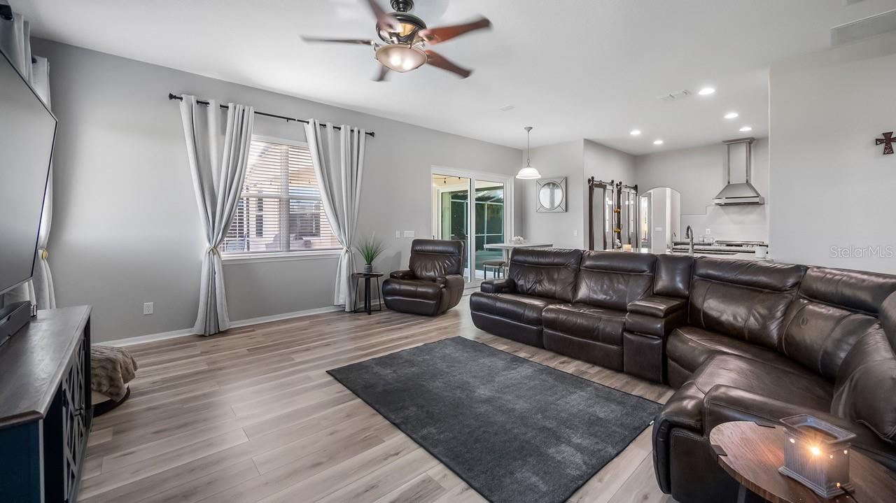 LAKES & SPGS SUB - Residential