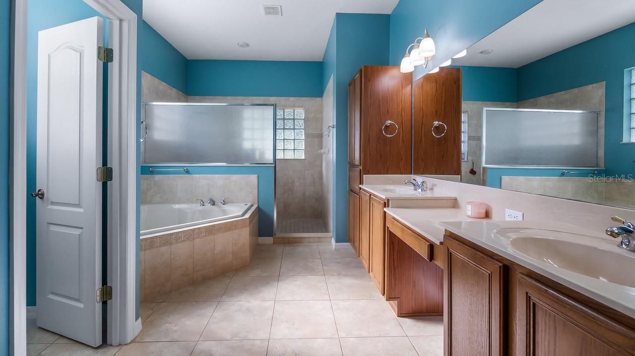 LAKES & SPGS SUB - Residential