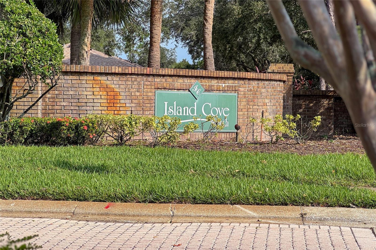 ISLAND COVE VILLAS PH 01 - Residential