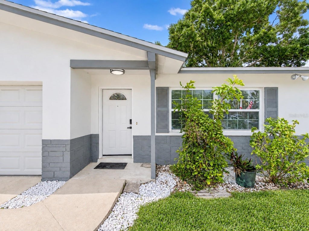 Photo of 1354 Rosery Road NE, Largo, FL 33770 (MLS # TB8531762)