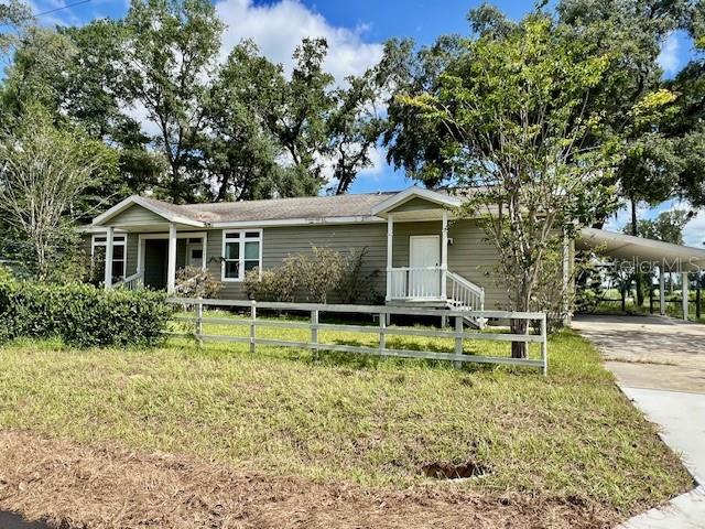 Investor special! Roomy three bedroom, two bath home in need of TLC. Close to Rainbow Springs and the SR 200 corridor for shopping, restaurants, and entertainment.
