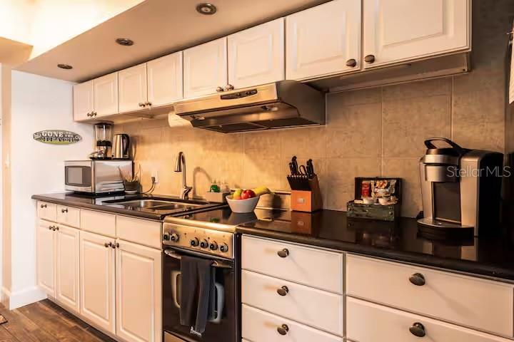 PIRATES COVE CONDO - Residential