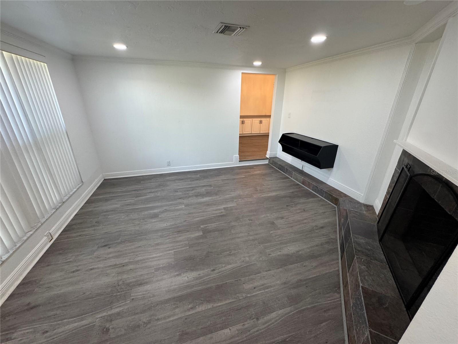 ANGUS ACRES RESUB - Residential Lease