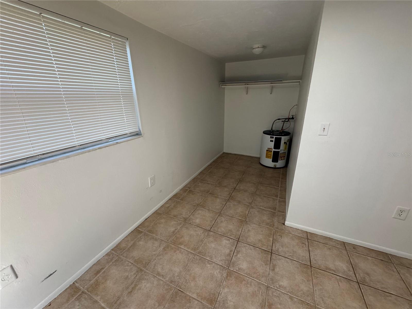 ANGUS ACRES RESUB - Residential Lease