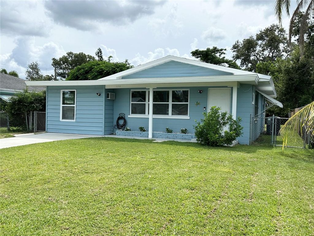 Photo of 3325 2nd Avenue W, Bradenton, FL 34205 (MLS # A4665917)