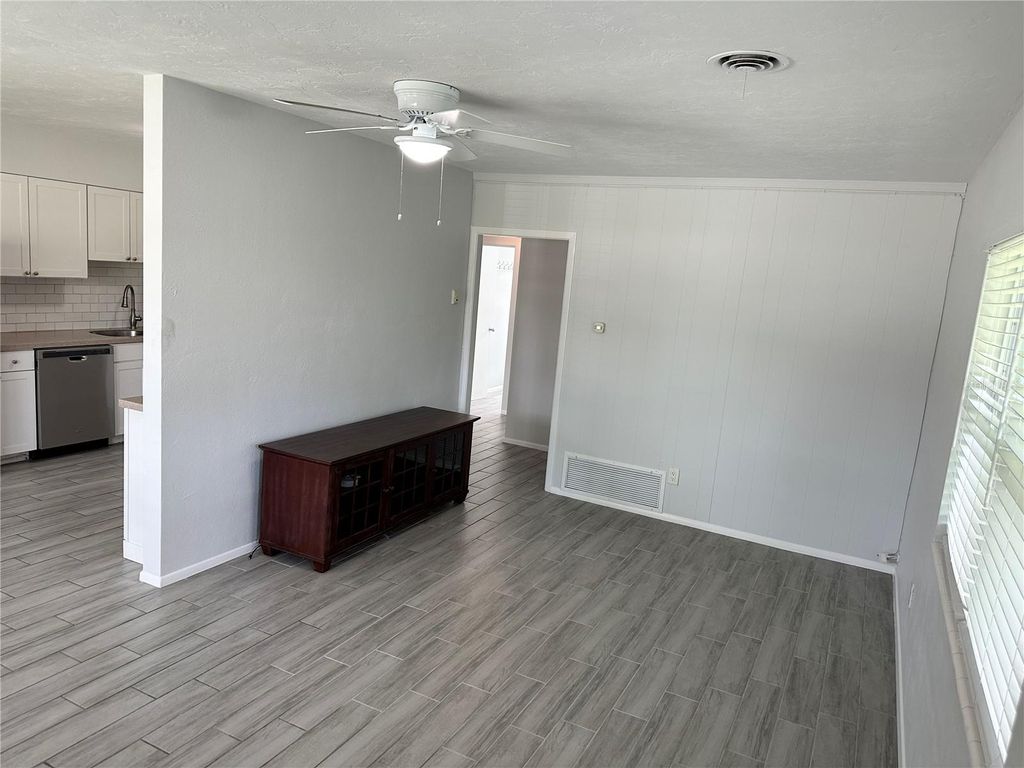Photo of 3325 2nd Avenue W, Bradenton, FL 34205 (MLS # A4665917)