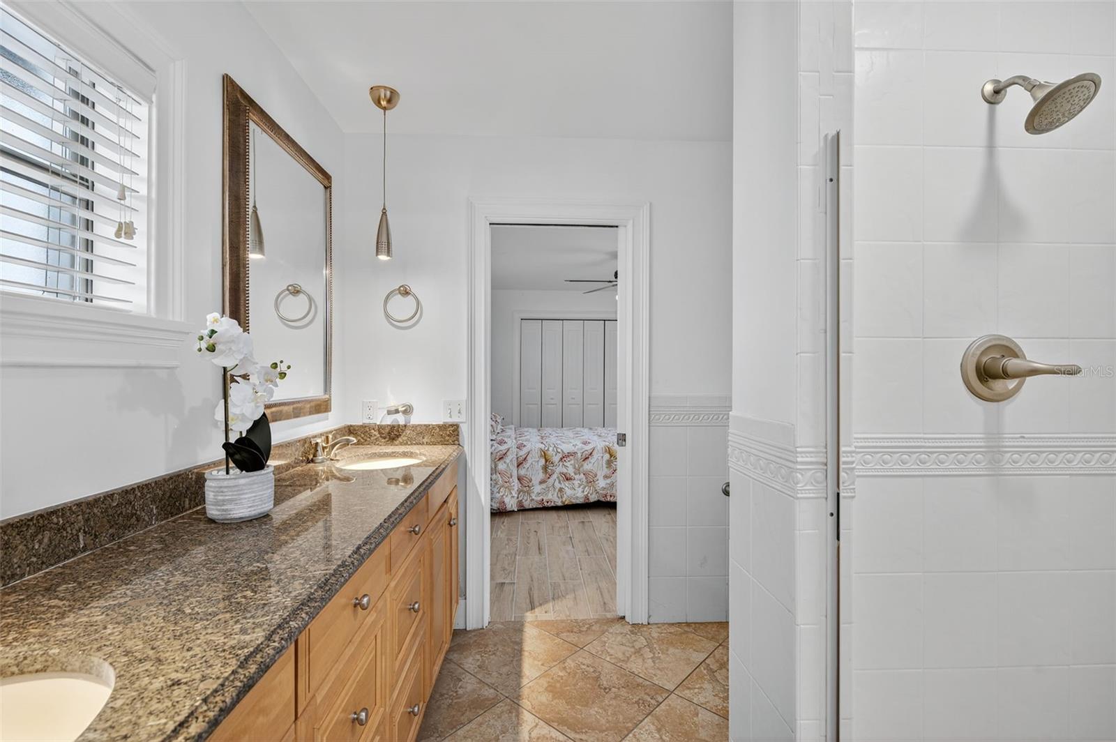 DAVIS ISLANDS - Residential Lease