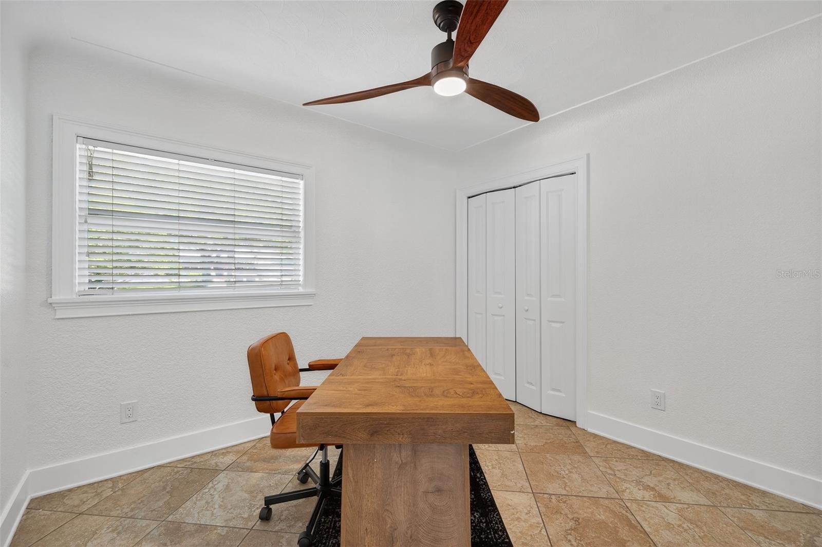 DAVIS ISLANDS - Residential Lease