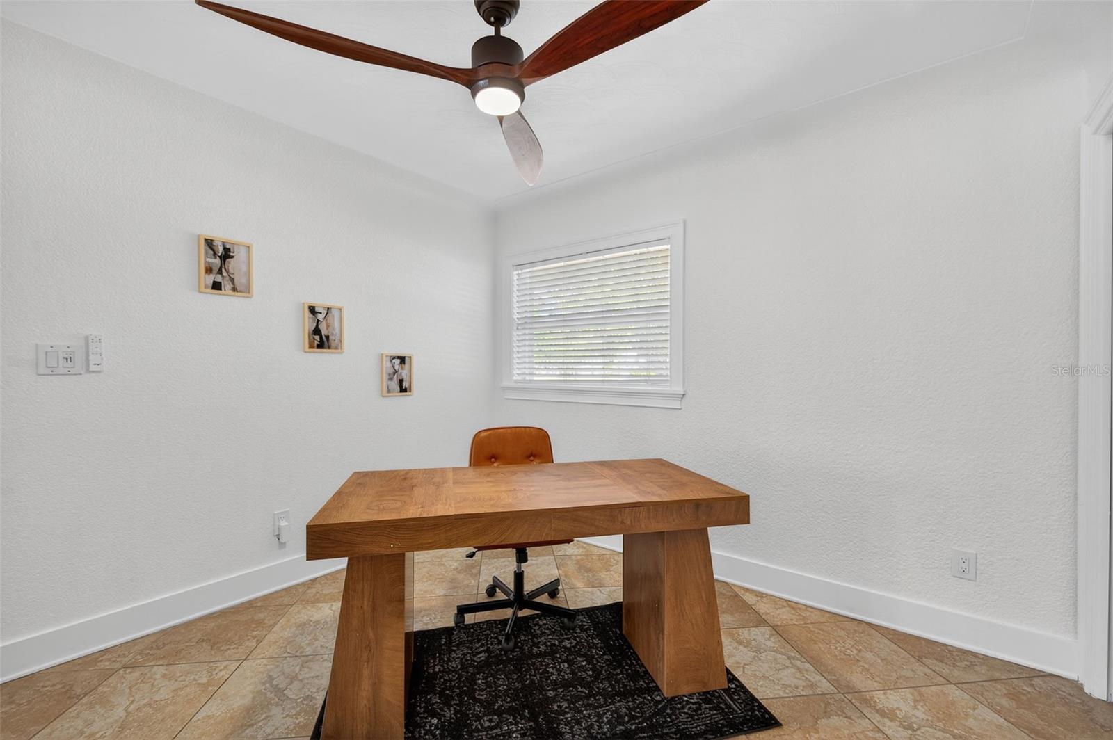 DAVIS ISLANDS - Residential Lease