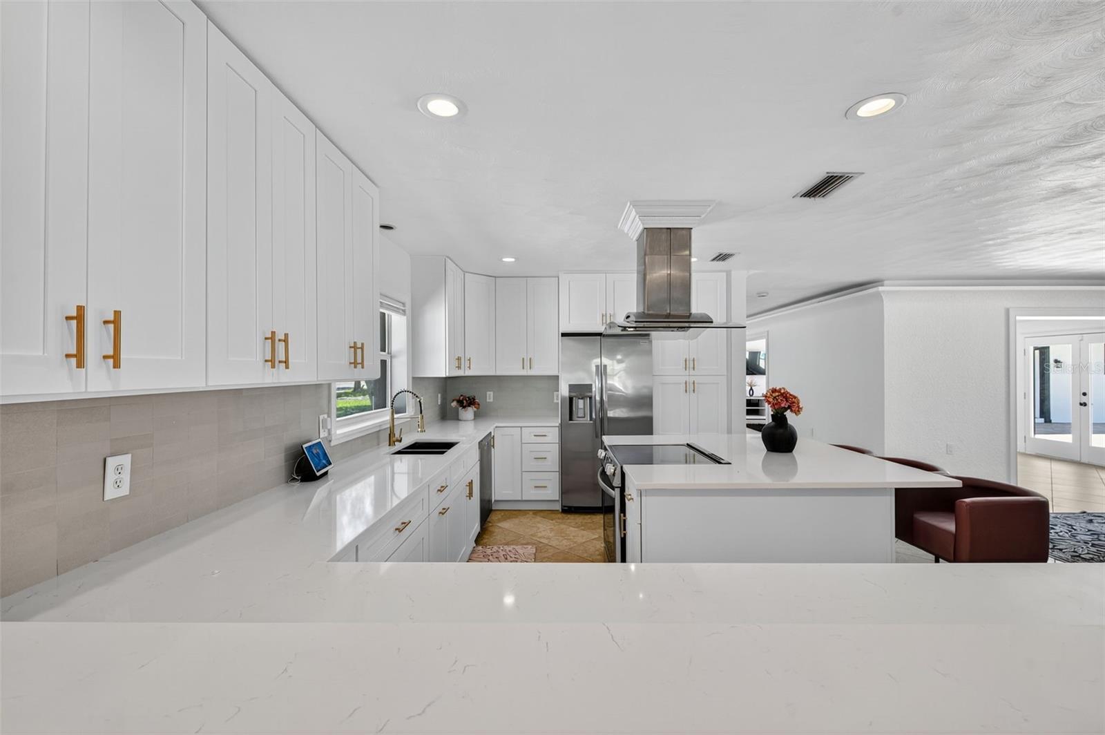 DAVIS ISLANDS - Residential Lease