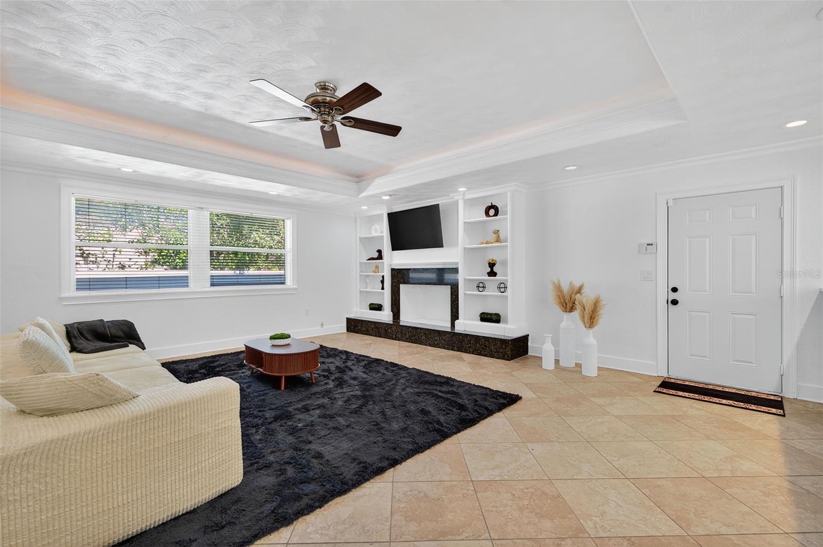 DAVIS ISLANDS - Residential Lease