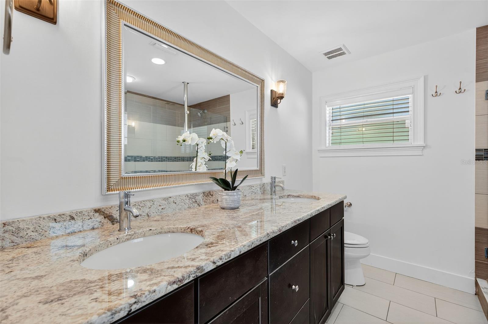 DAVIS ISLANDS - Residential Lease