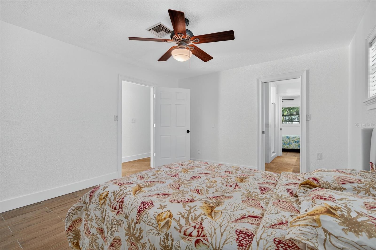 DAVIS ISLANDS - Residential Lease