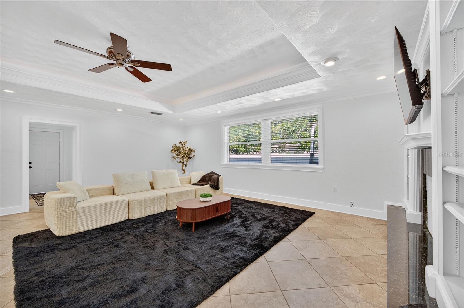 DAVIS ISLANDS - Residential Lease