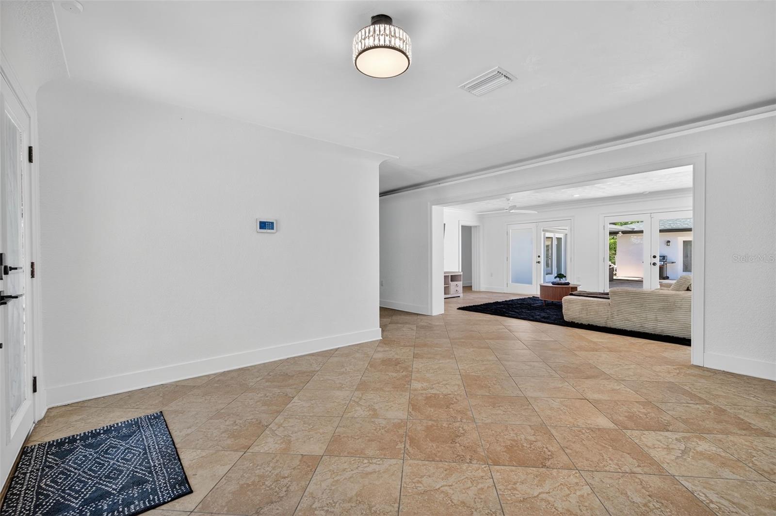 DAVIS ISLANDS - Residential Lease