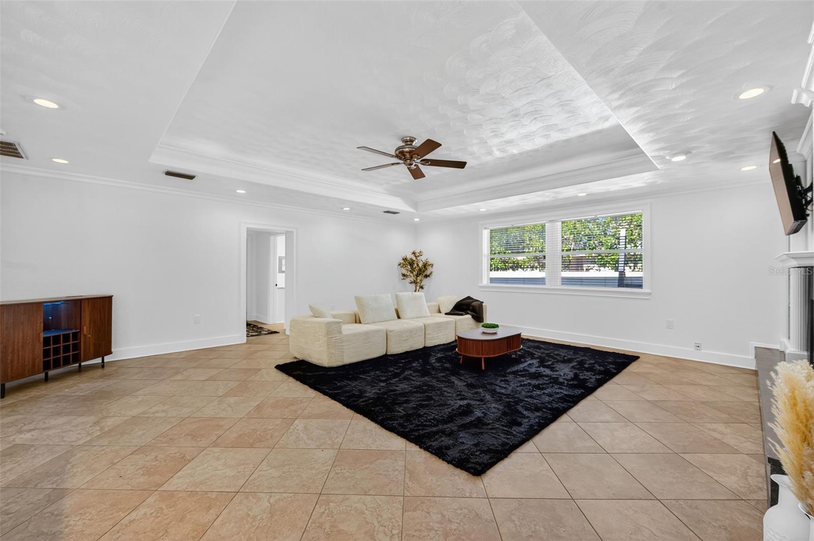 DAVIS ISLANDS - Residential Lease