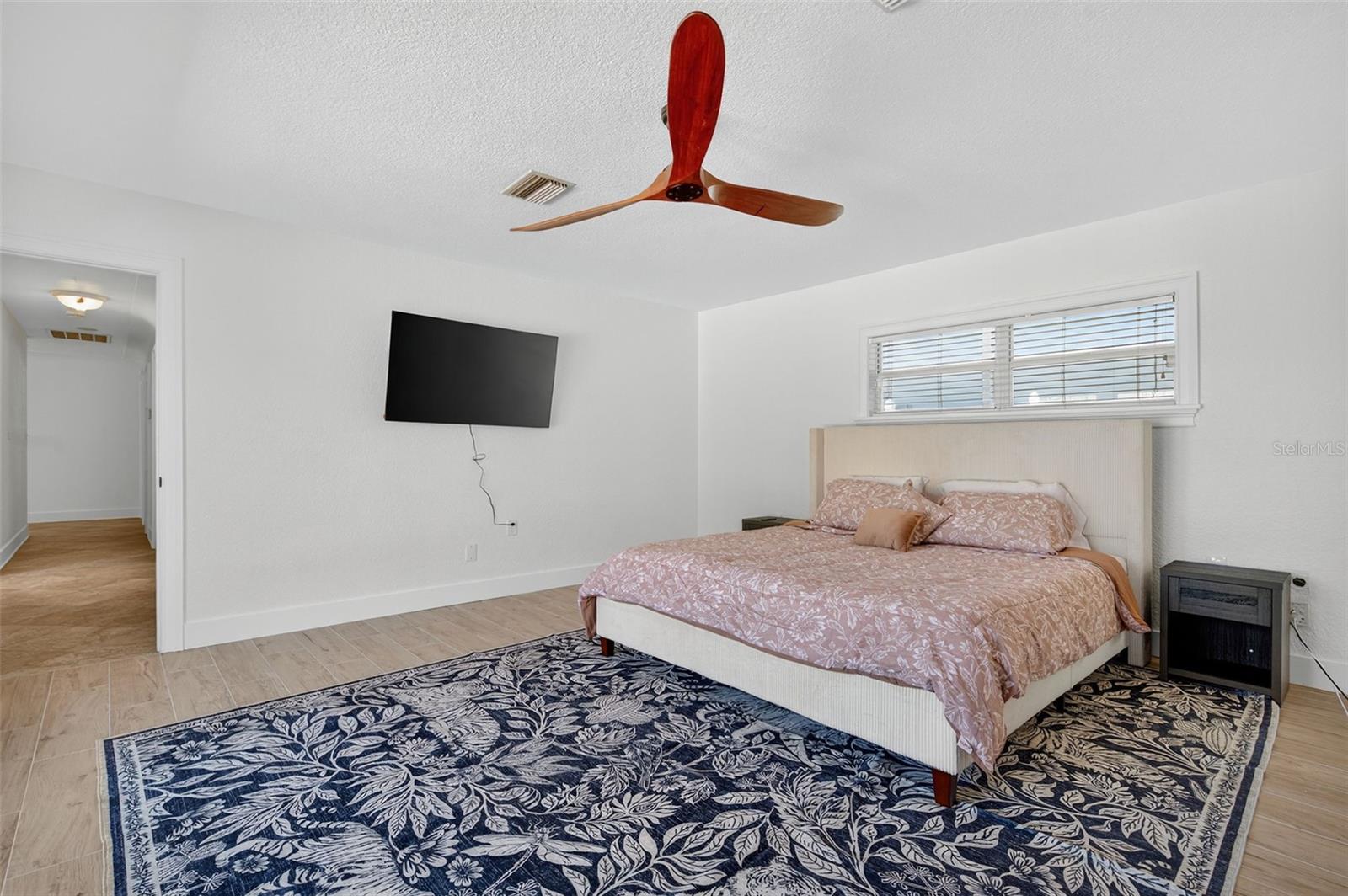 DAVIS ISLANDS - Residential Lease