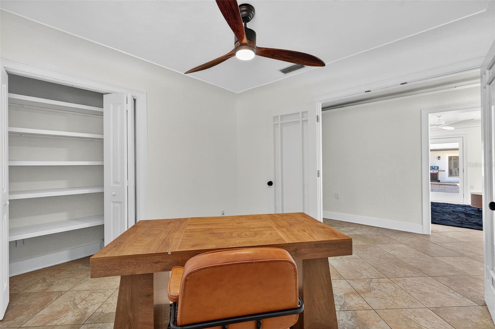 DAVIS ISLANDS - Residential Lease