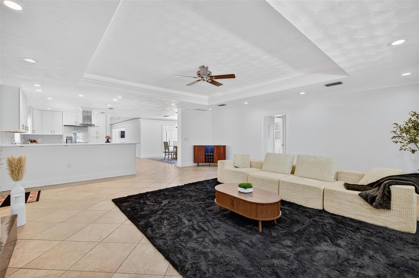 DAVIS ISLANDS - Residential Lease