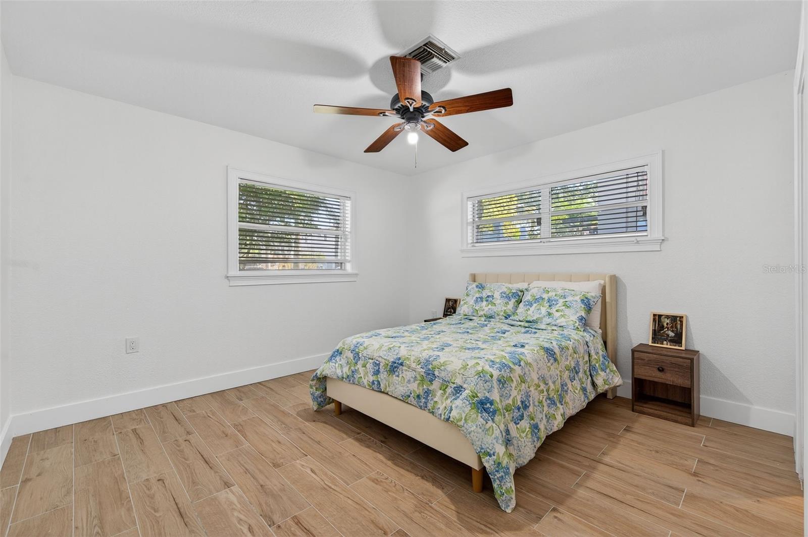 DAVIS ISLANDS - Residential Lease