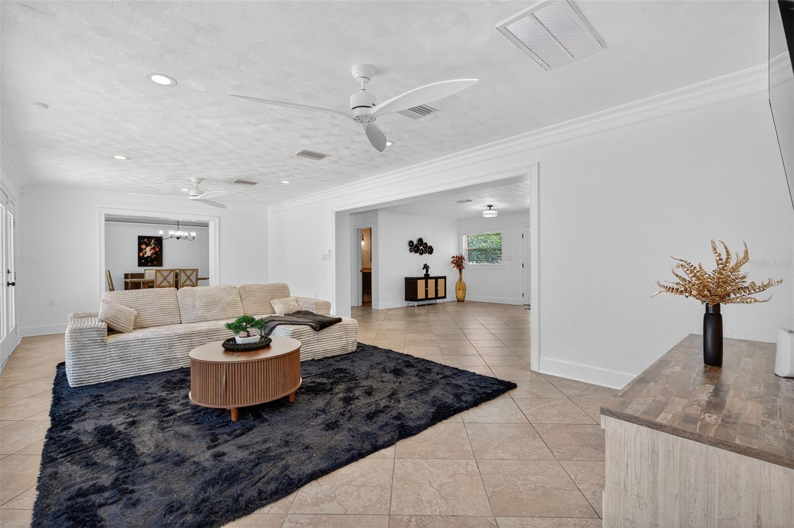 DAVIS ISLANDS - Residential Lease