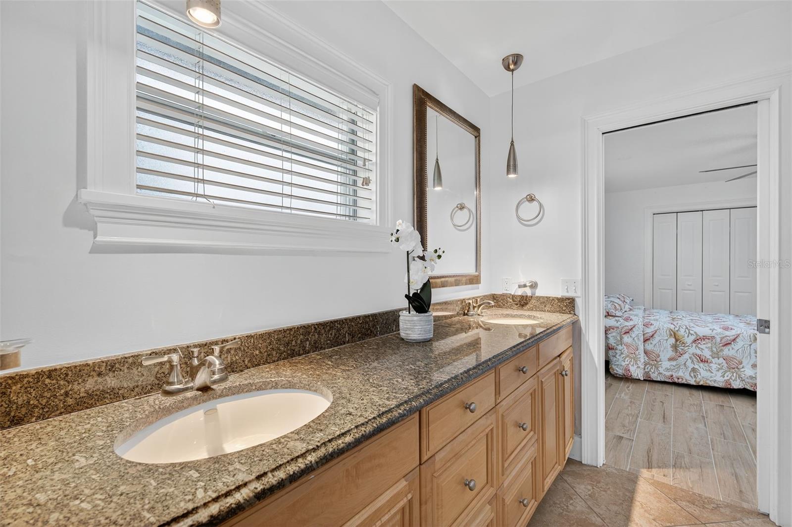 DAVIS ISLANDS - Residential Lease