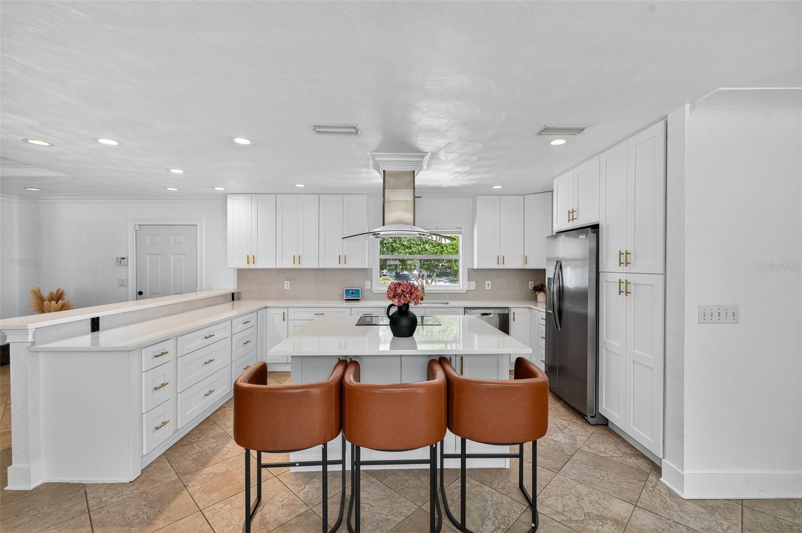 DAVIS ISLANDS - Residential Lease