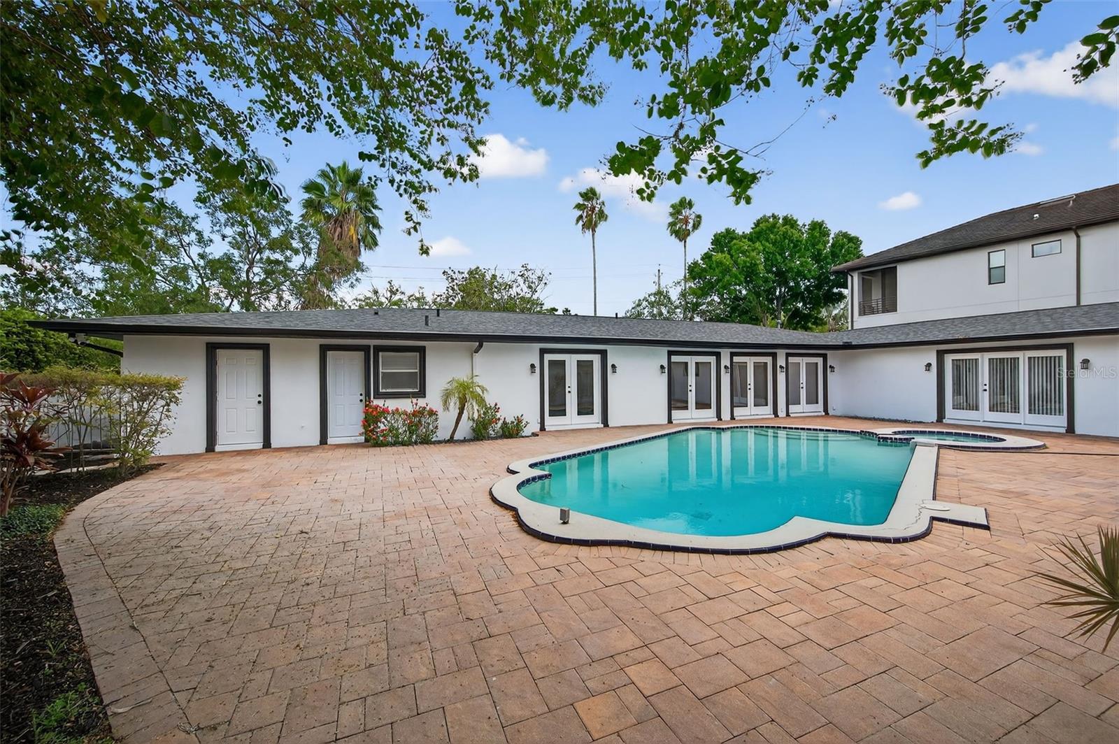 DAVIS ISLANDS - Residential Lease