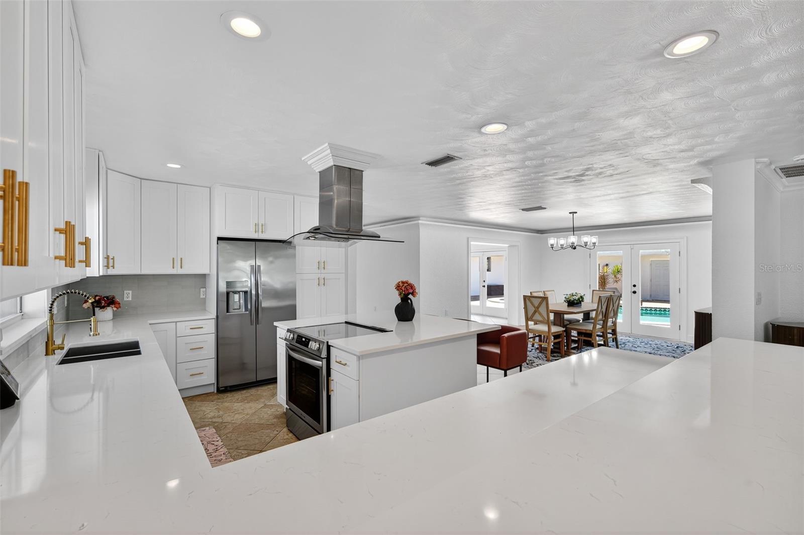 DAVIS ISLANDS - Residential Lease