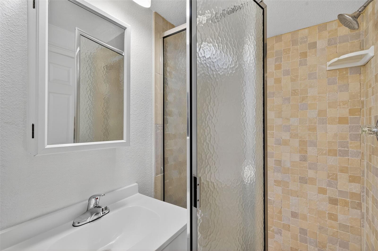 DAVIS ISLANDS - Residential Lease