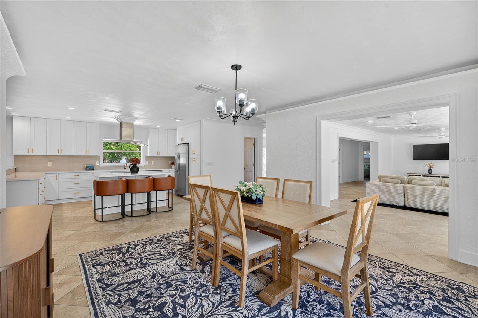 DAVIS ISLANDS - Residential Lease