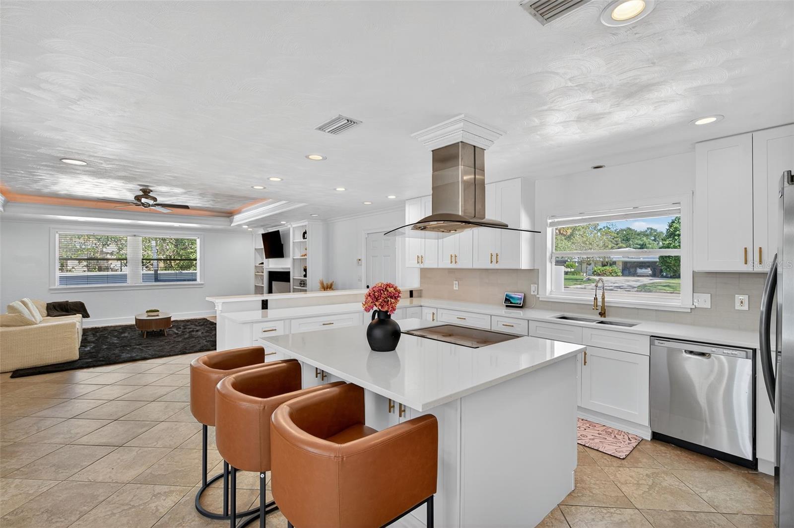 DAVIS ISLANDS - Residential Lease