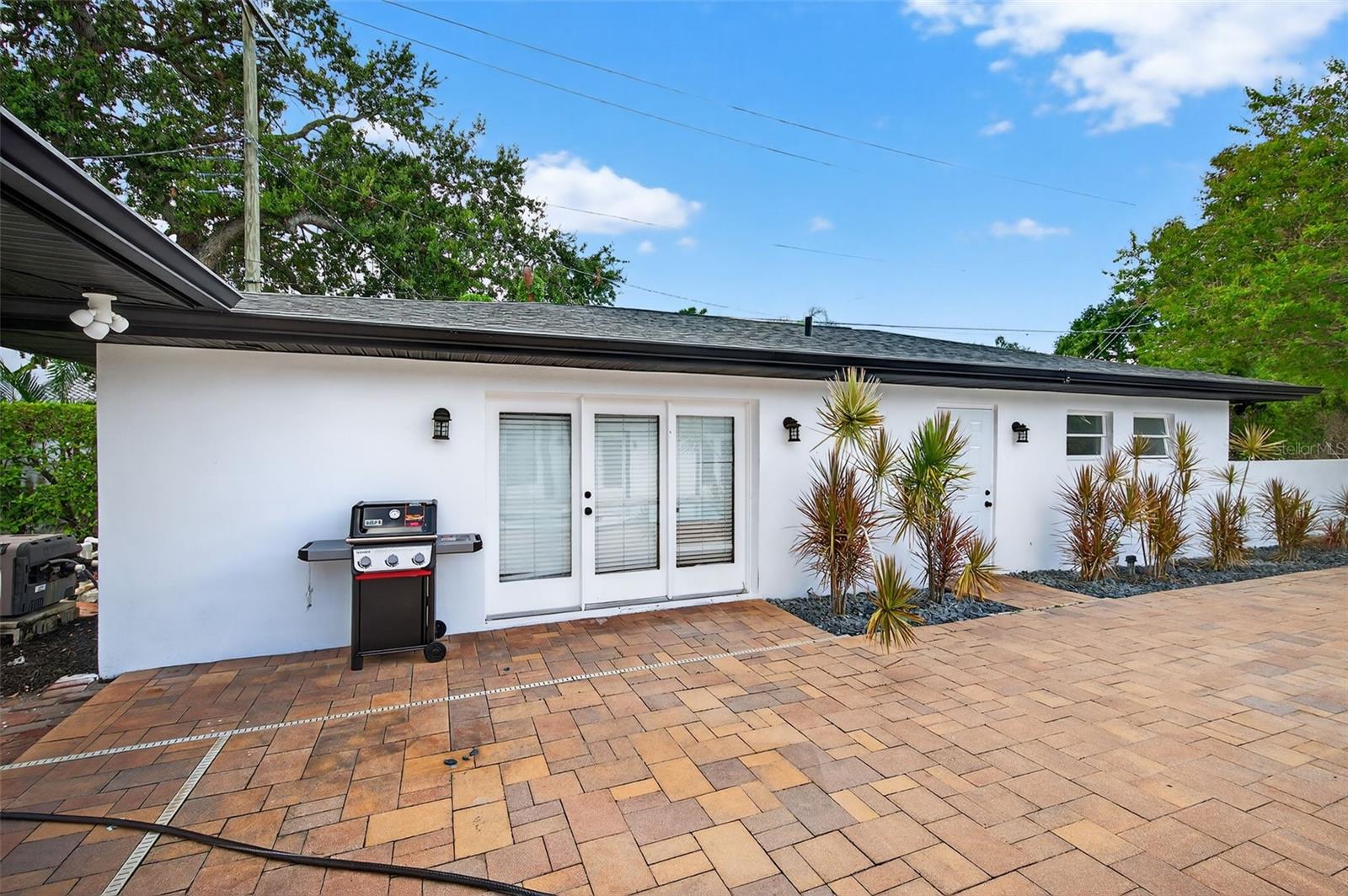 DAVIS ISLANDS - Residential Lease