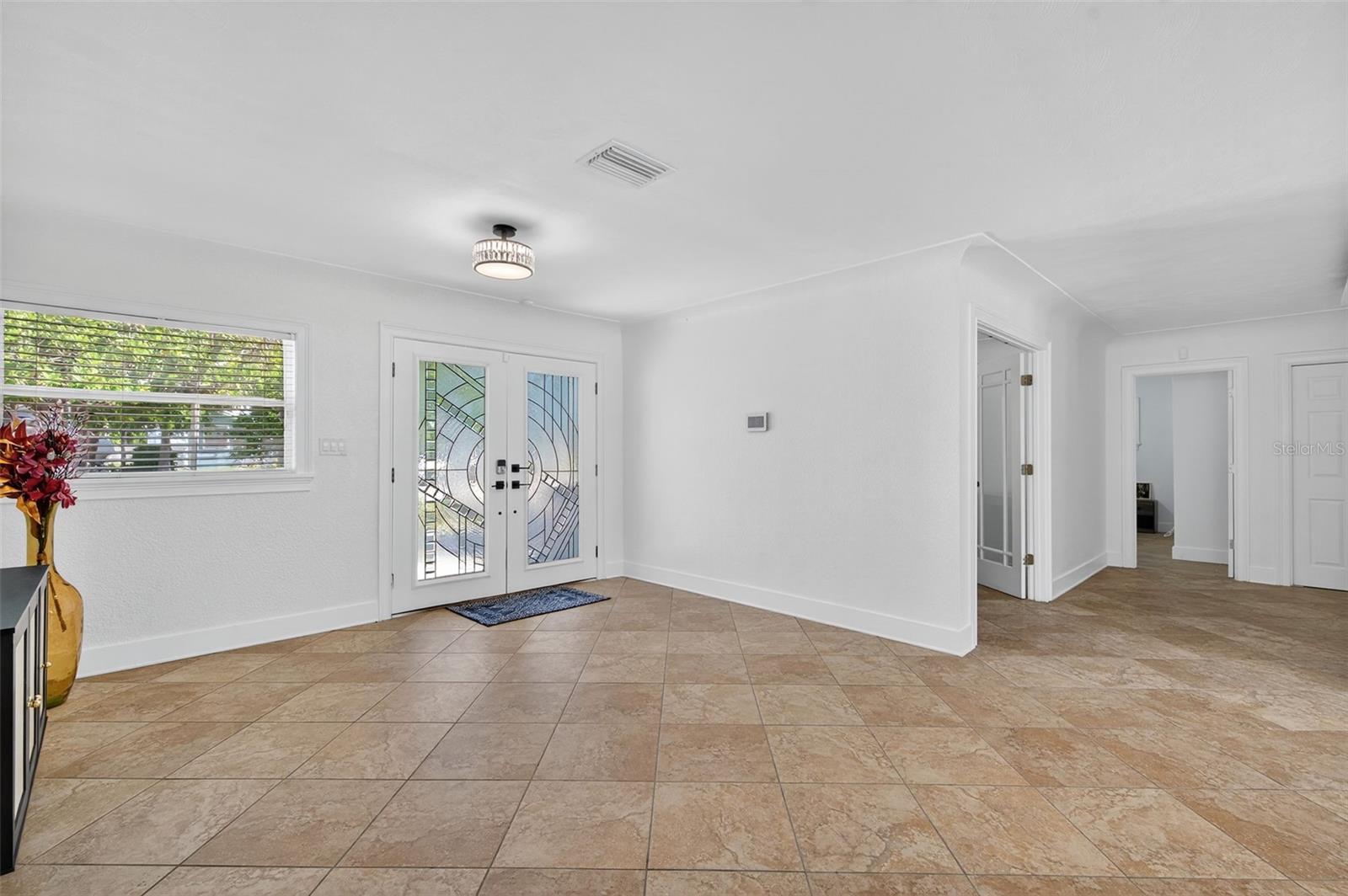 DAVIS ISLANDS - Residential Lease