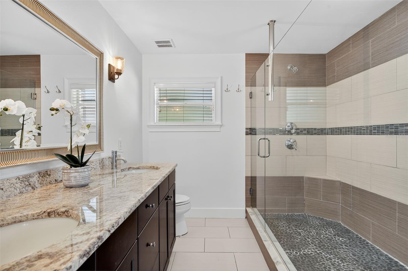 DAVIS ISLANDS - Residential Lease