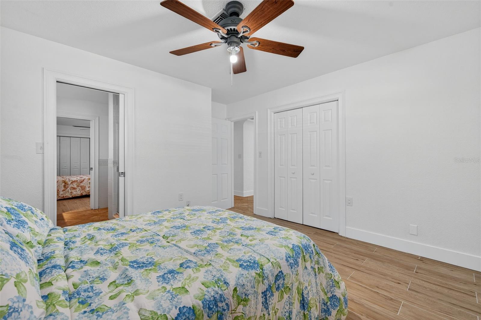 DAVIS ISLANDS - Residential Lease