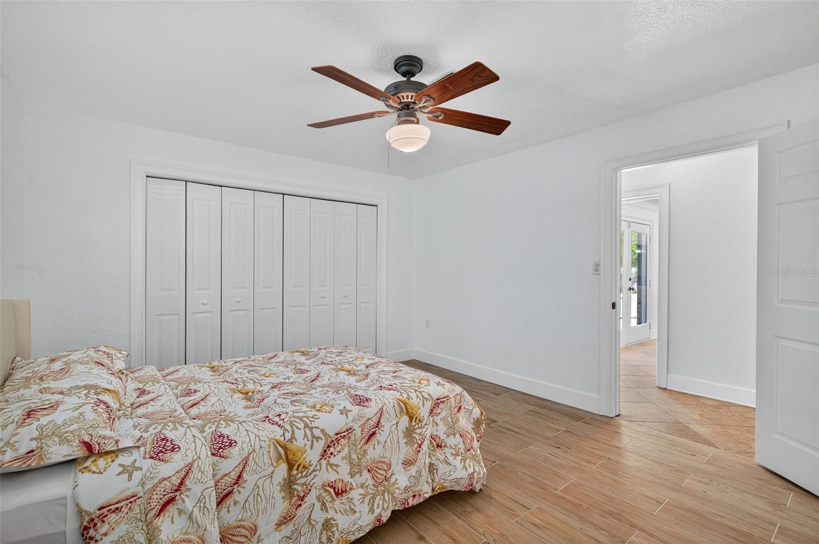 DAVIS ISLANDS - Residential Lease