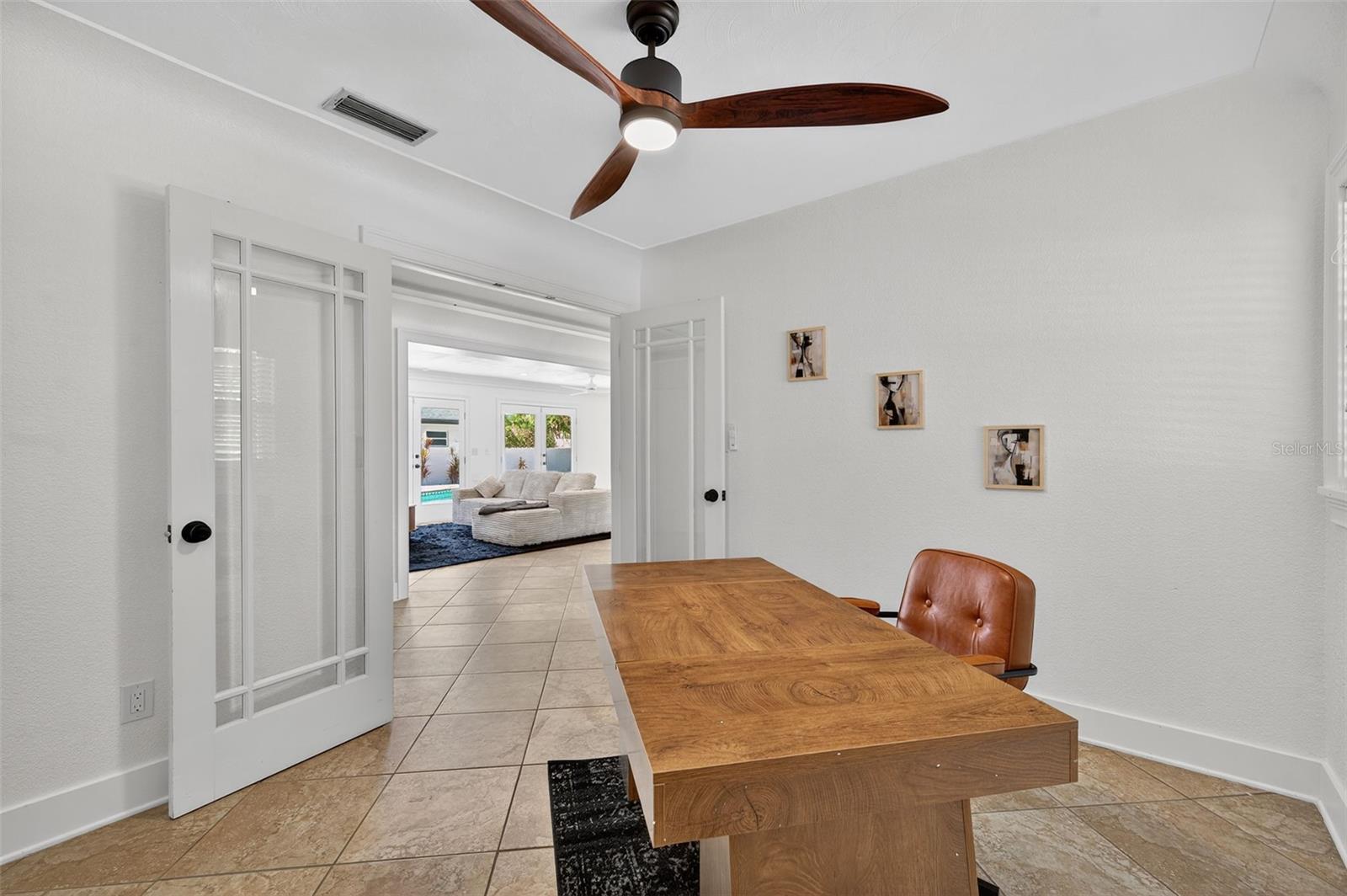 DAVIS ISLANDS - Residential Lease